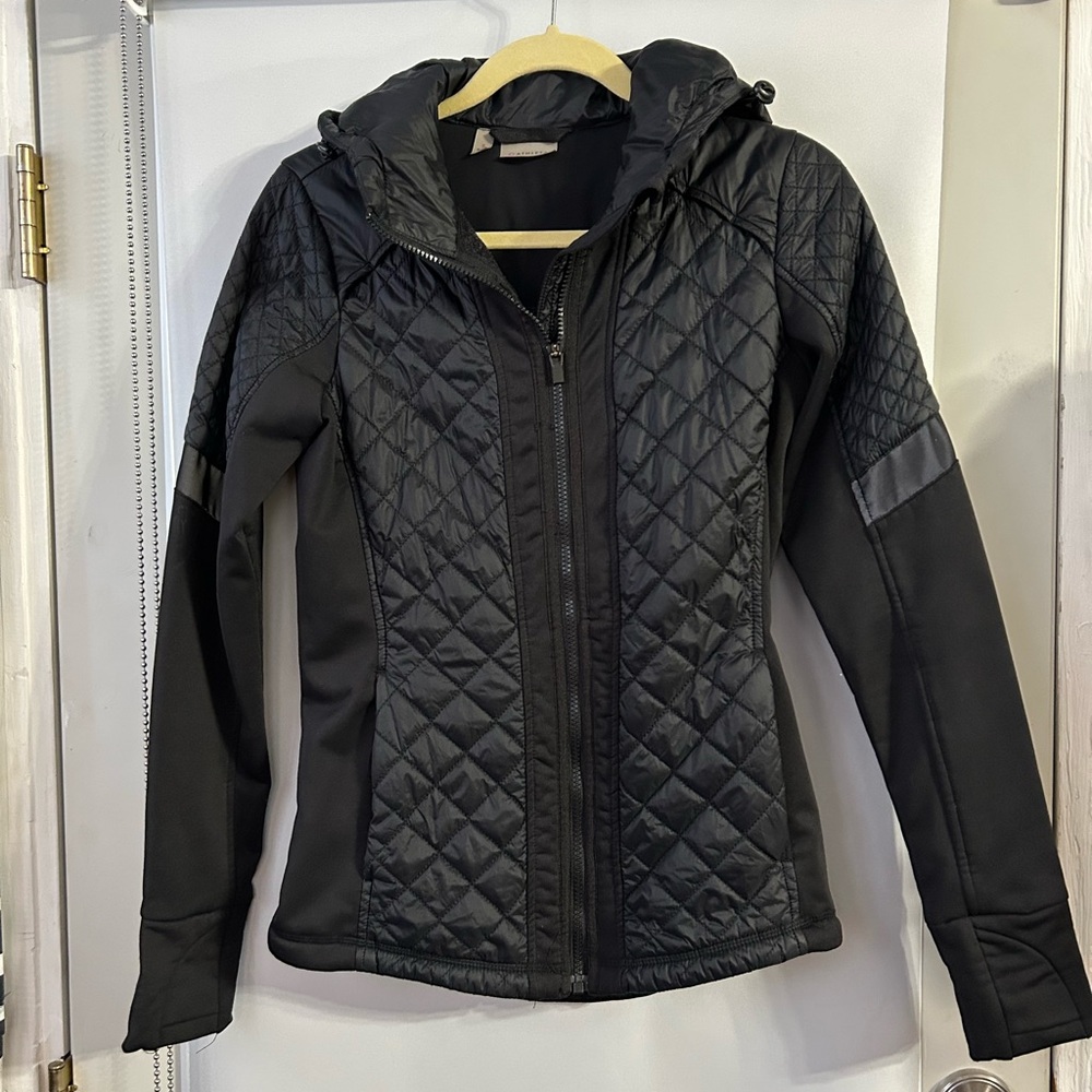 Athleta Black Quilted Hybrid jacket